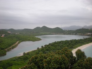 Deep Bay et son Salt Pond